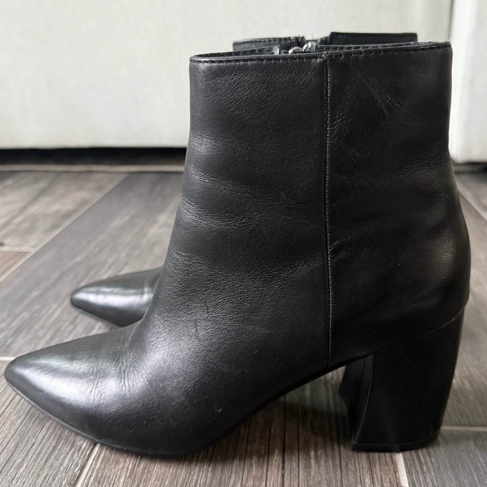 Steve Madden Black Leather Pointed Toe Ankle Boots - Picture 3 of 6
